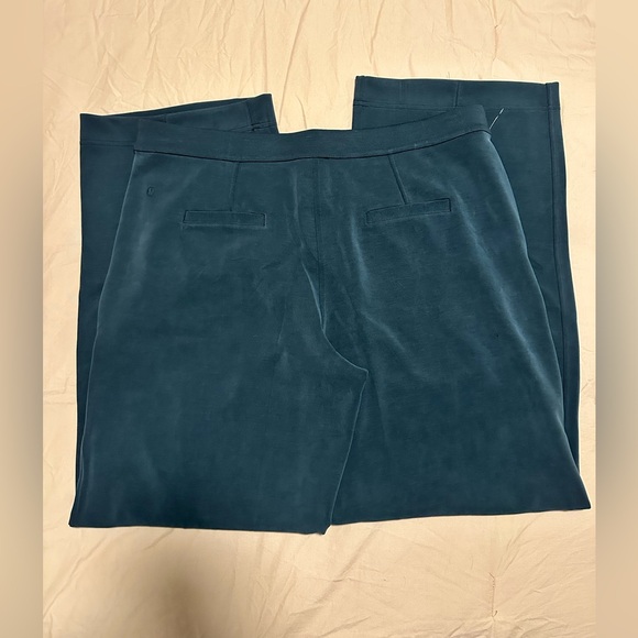 NWOT Lululemon Softstreme Midrise Pintuck Pant - Picture 5 of 7